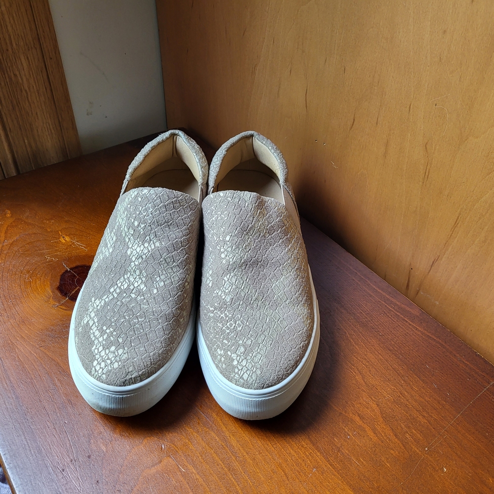 Vince Camuto Leather Tan Slip-On Sneakers 9 M